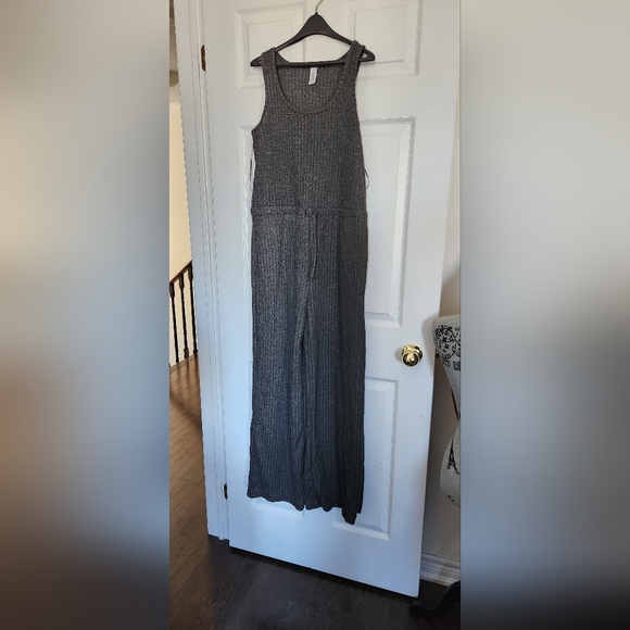 NWOT jumpsuit - Picture 4 of 4